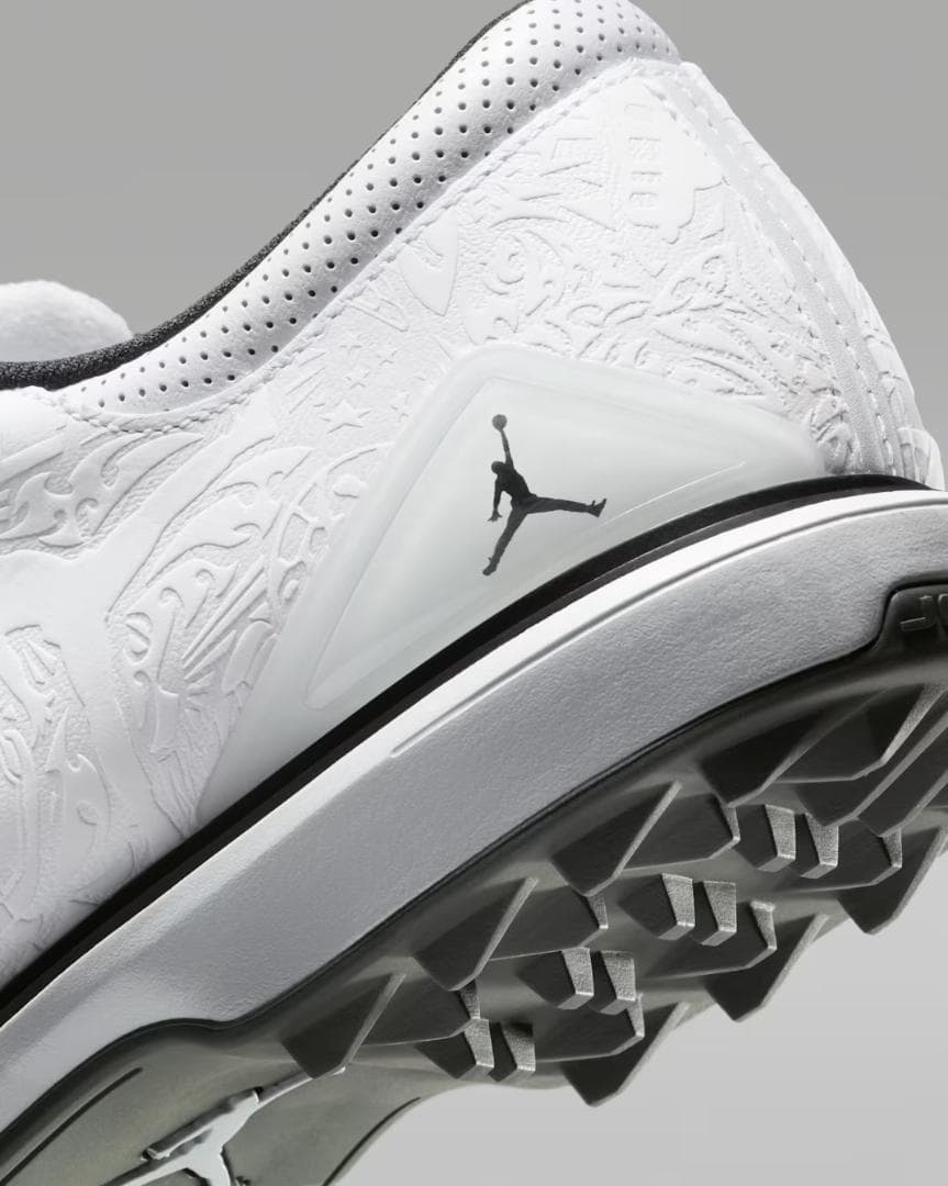 ホワイト ゴルフシューズ スパイク付き