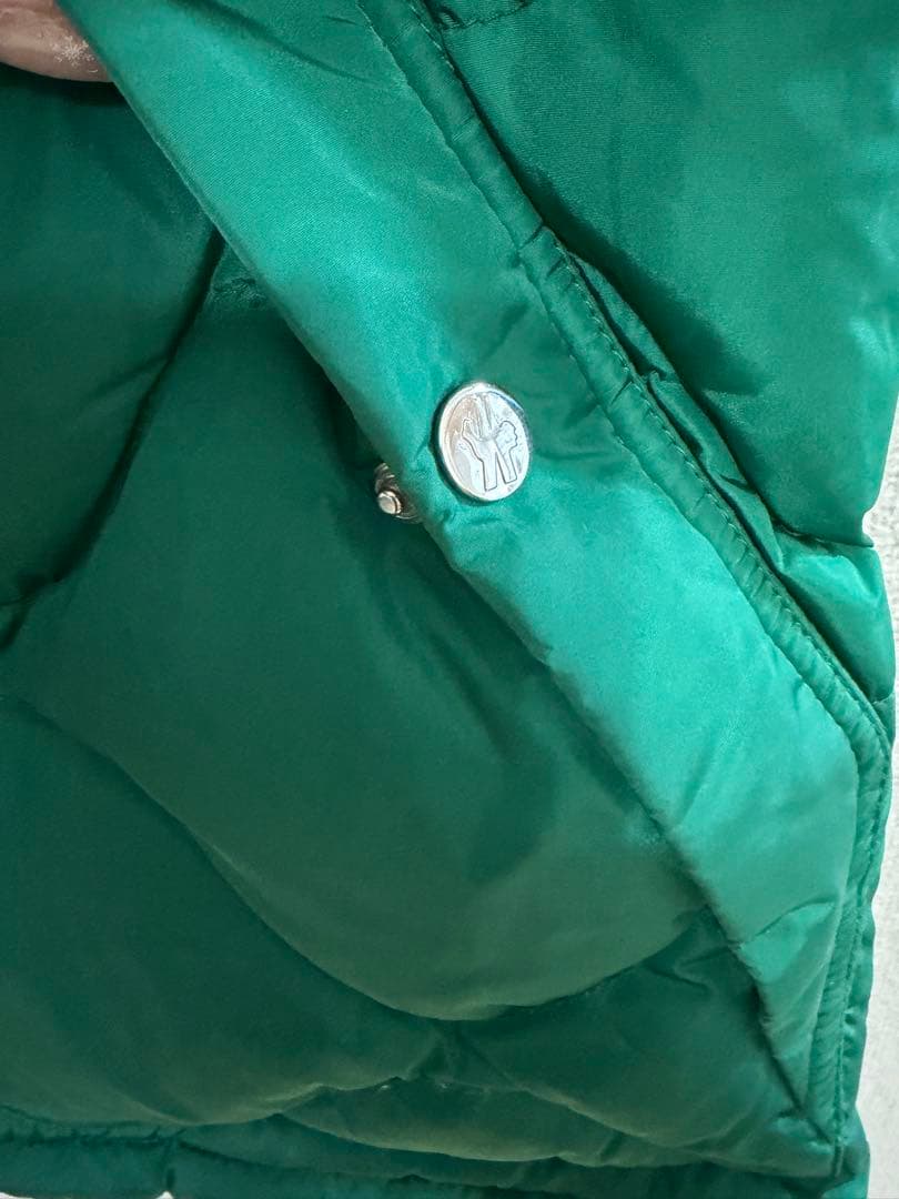 齋*匠様 超美品　モンクレール MONCLER ダウン　アウター　袖あり　フード