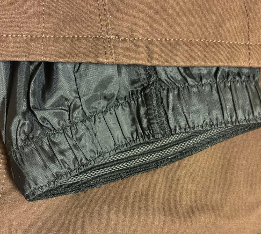 スキーウェアセット　ベージュファー付きホワイトジャケットとブラウンパンツ