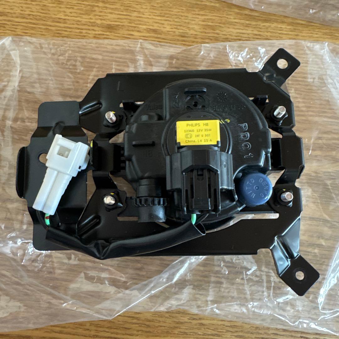 ジムニー　純正フォグランプ　（2004年10月以降）（JB23W-5以降）