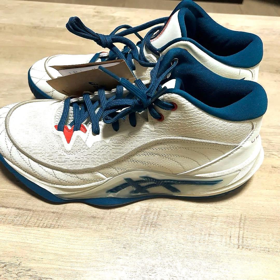 新品未使用　アシックス UNPRE ARS 3 28cm バッシュ