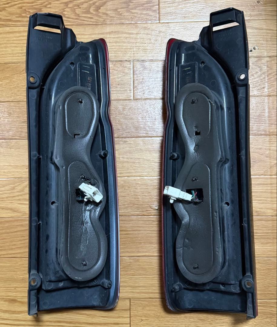 トヨタ ハイエース 200系 テールランプ トヨタ純正 左右セット LEDテール