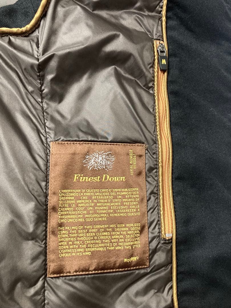 ト*モ様 ほぼ未使用MOORER ダウンベスト 44 黒 OLIVER-L ウー