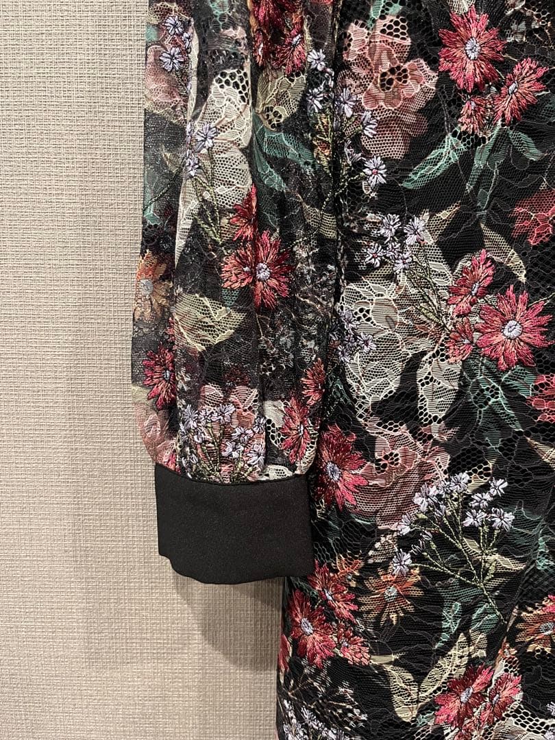 美品☆グレースコンチネンタル　ボタニカルプリント刺繍ボウタイワンピース　38