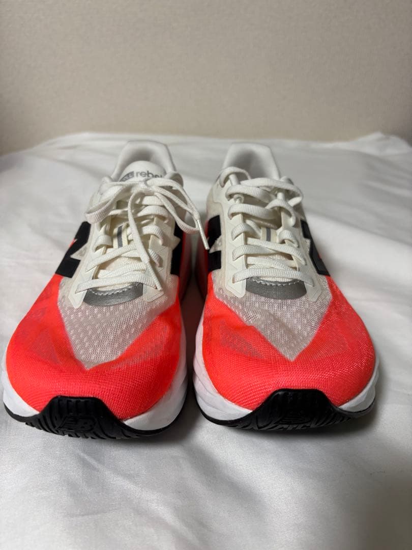 美品 New Balance FuelCellレベルv5 27cm