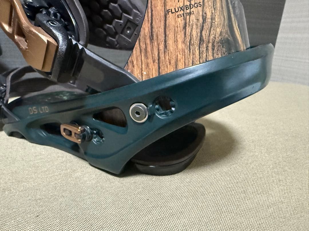 【シーズン前特別値下げ】Mサイズ FLUX DS LTD 20-21モデル