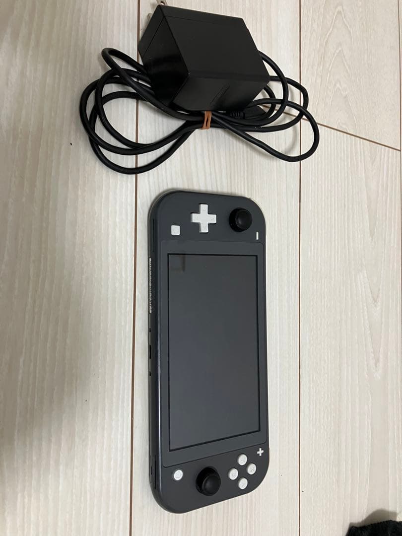 Nintendo switch light本体