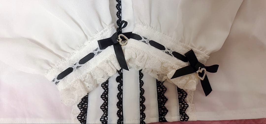 LIZLISA 3つリボンハートチョーカーブラウス 長袖 ホワイト