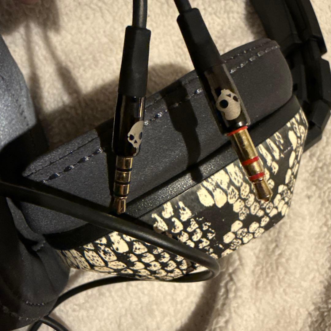 Skullcandy 有線ヘッドホン スネークスキン