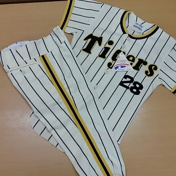 阪神タイガース　子供　ユニフォーム　サイズ１２０