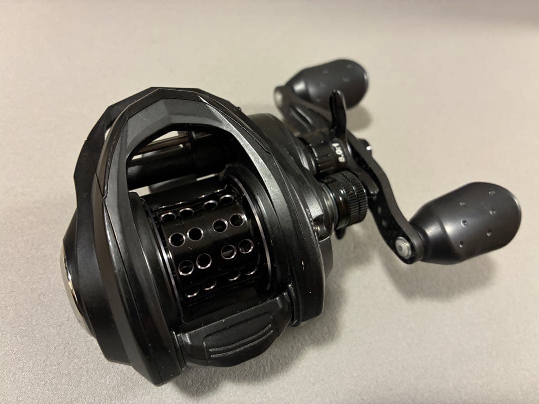 【美品】アブガルシア ロキサーニBF8-R 右巻き