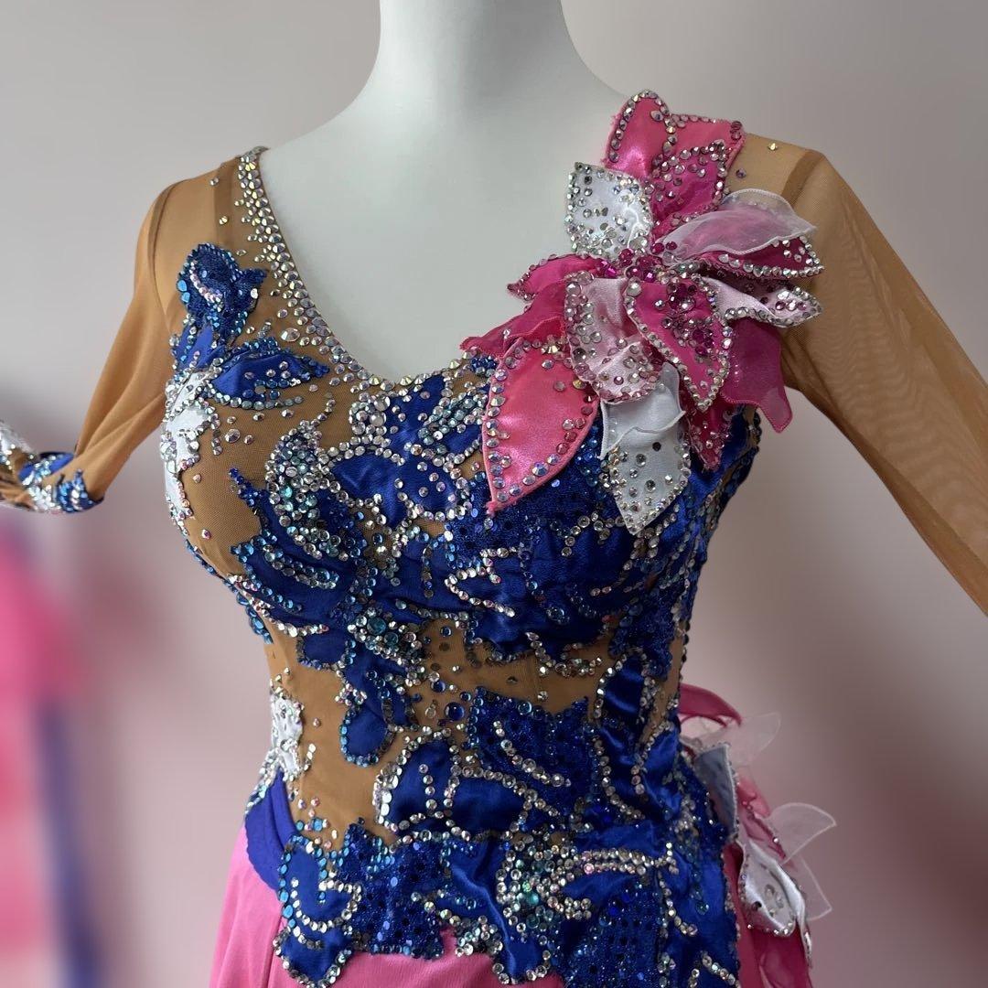 社交ダンスドレス グリーンドレス ピンクと青のビーズ装飾