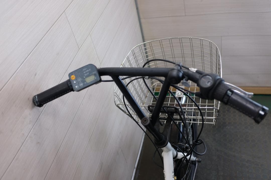 LOUIS GARNEAU　18インチ　3段　8.9Ah（5点灯）充電器あり