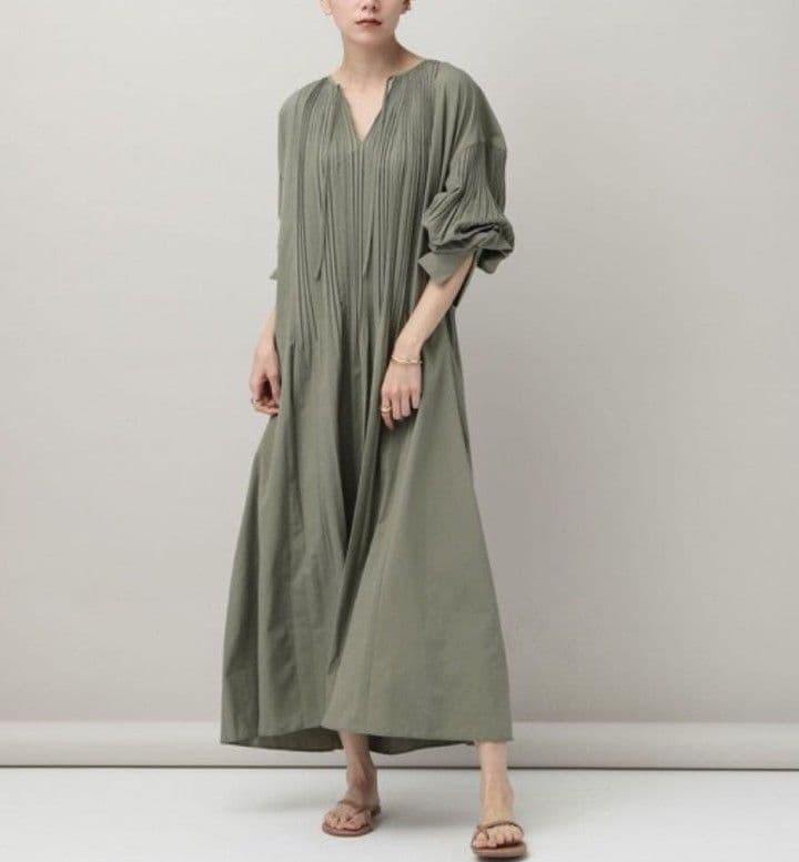 美品 カレンソロジー 上品 タックギャザープリーツワンピース F グリーン