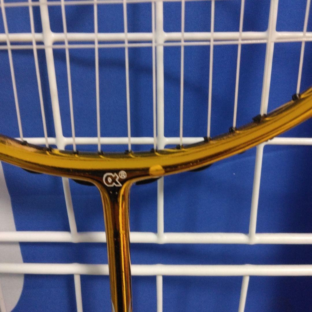 バドミントンラケット ゴールド
