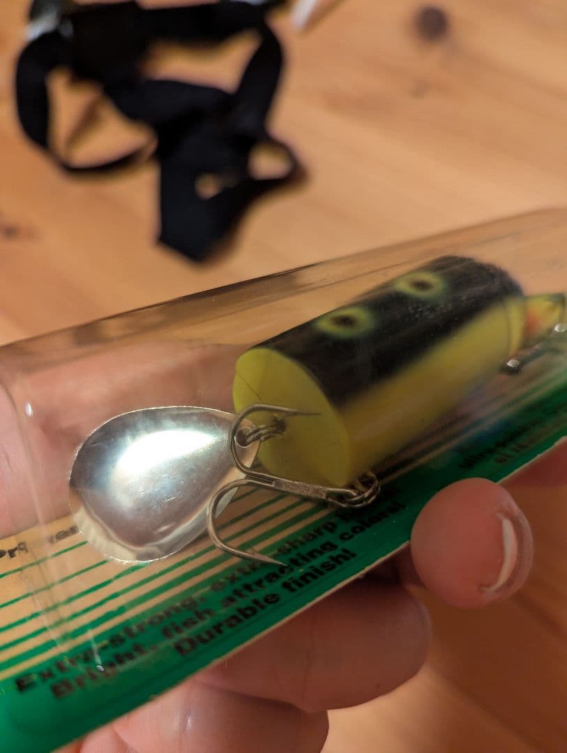 ヘドン　ビッグバド　フロッグスポット　 黒/黄