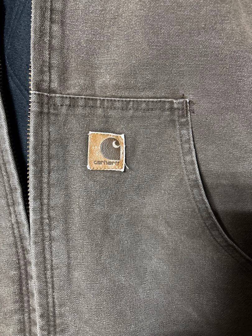 USA製Carhartt アクティブジャケット　J130CHT