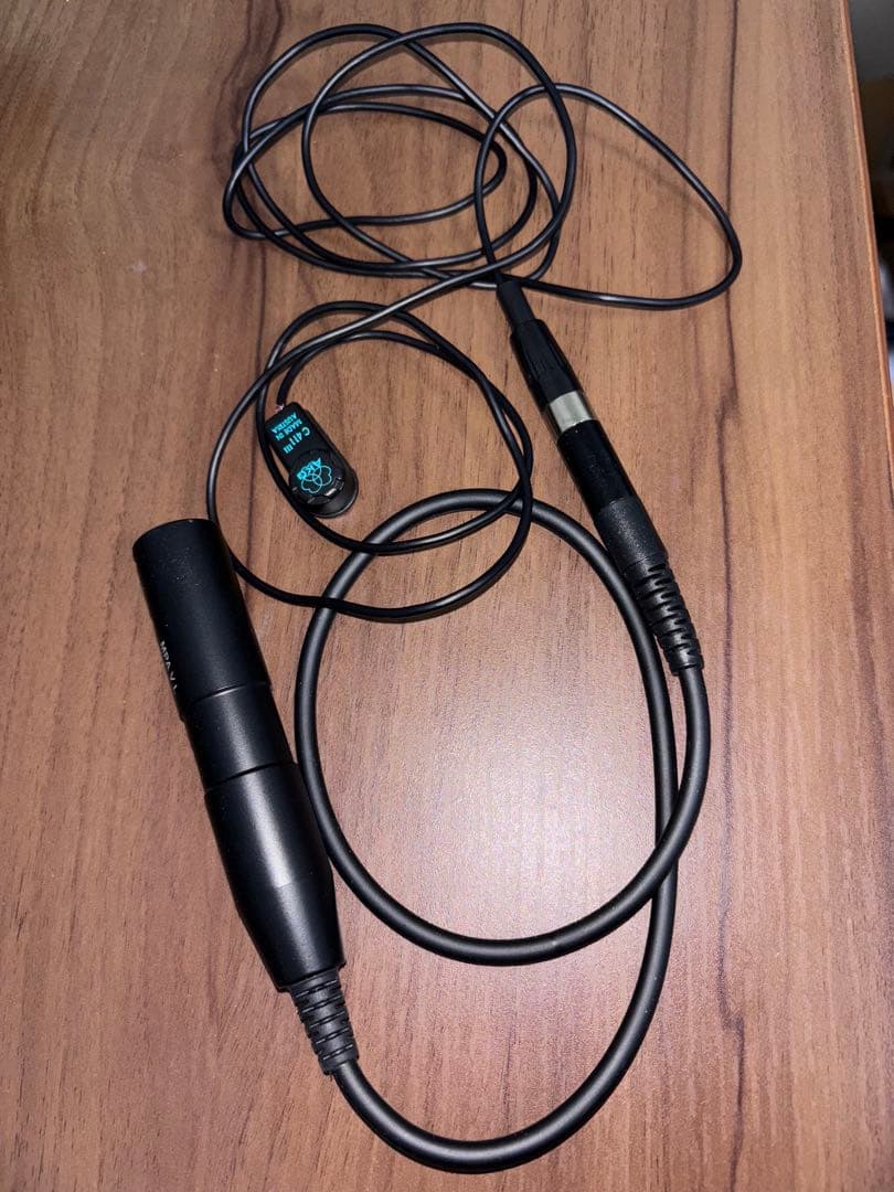 AKG 楽器用コンデンサーマイク　と　プリアンプ・アダプタのセット