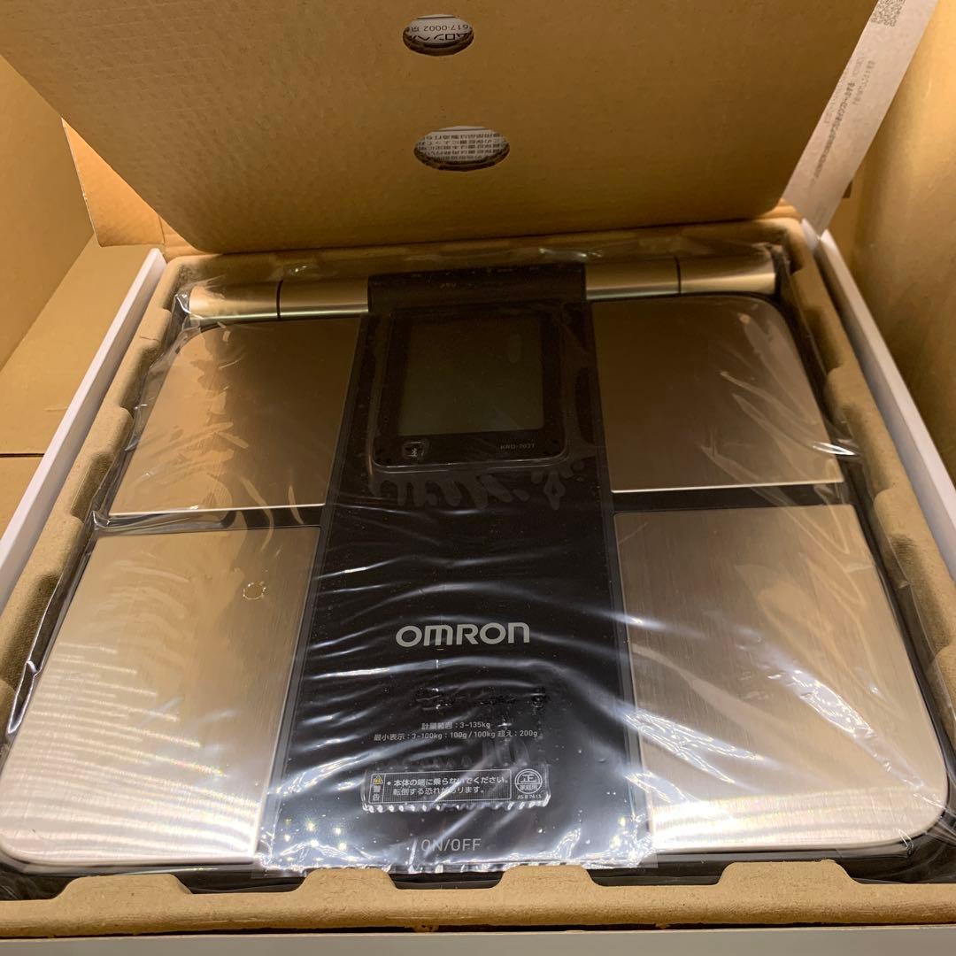 新品　オムロン 体重 体組成計 カラダスキャン ブラック KRD-703T