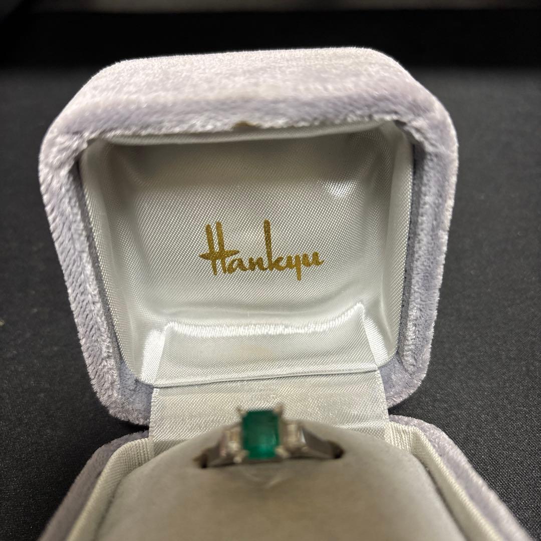 プラチナのエメラルドとダイヤモンド