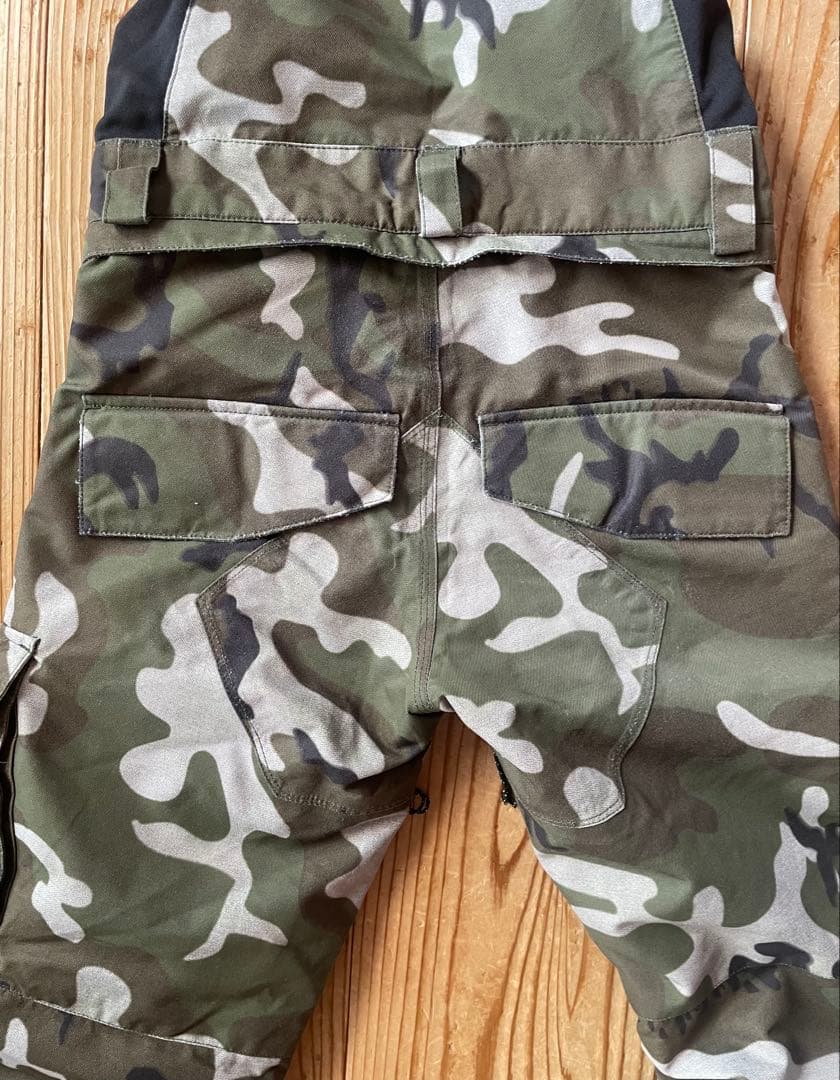 お値下げしました！VOLCOM スノーウェアキッズXS