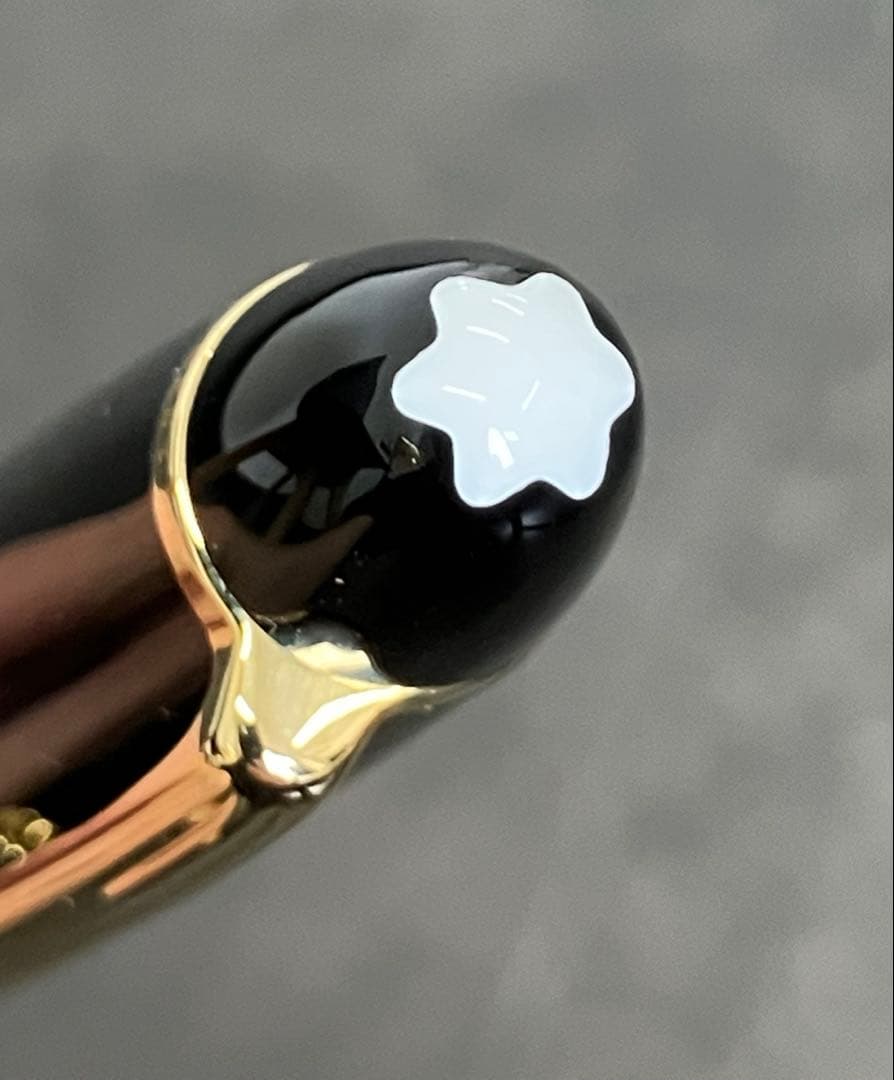 未使用　Montblanc モンブラン　万年筆 黒 専用ケース14K 585刻印