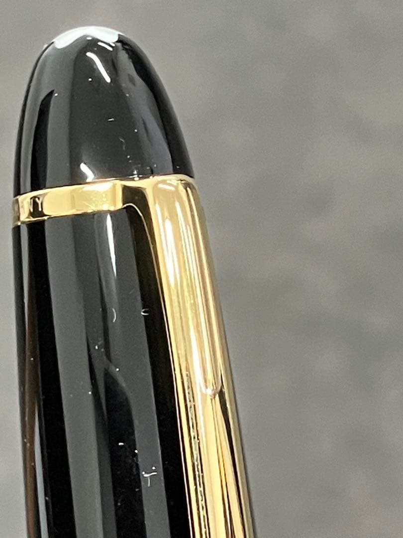未使用　Montblanc モンブラン　万年筆 黒 専用ケース14K 585刻印