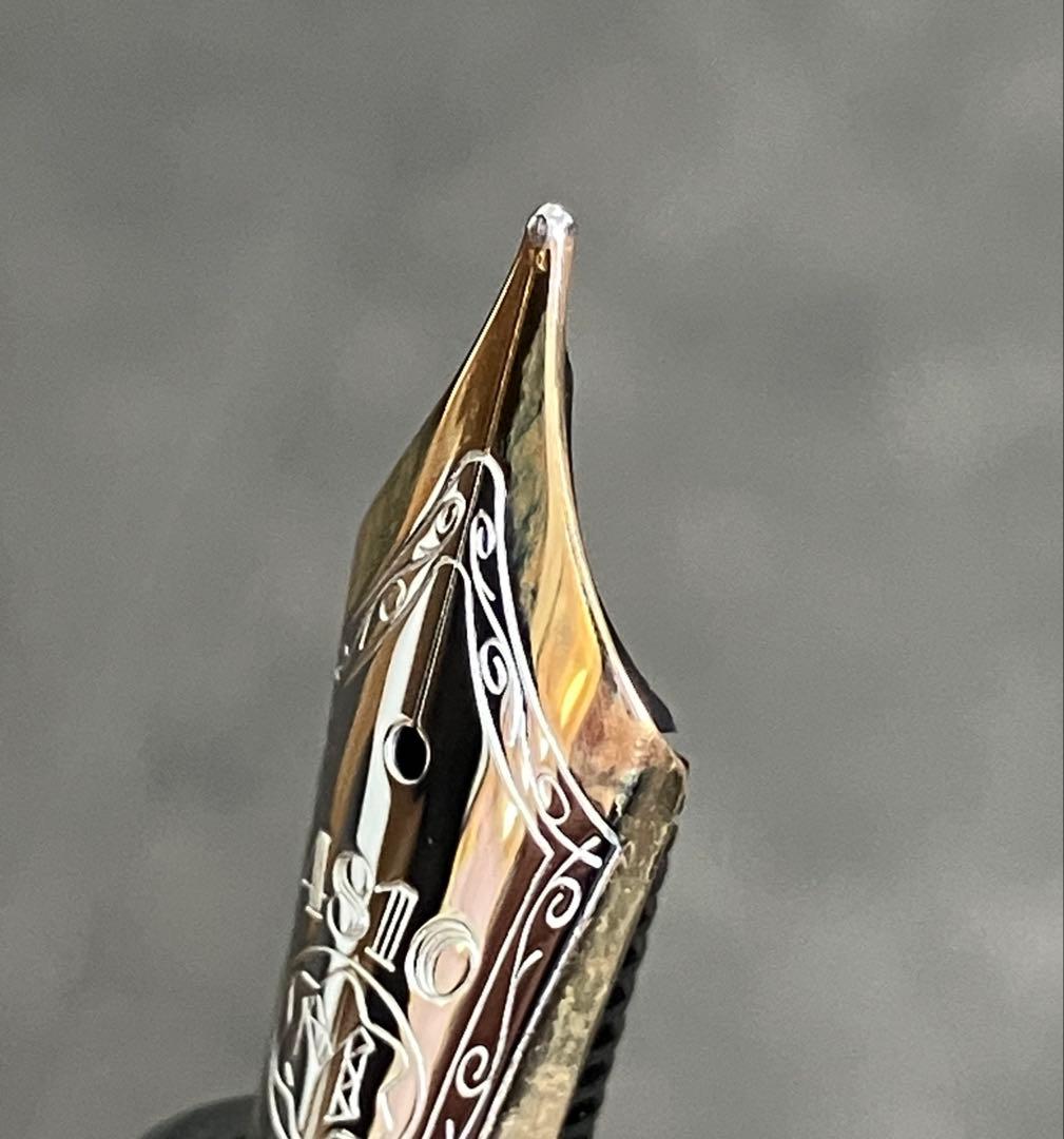 未使用　Montblanc モンブラン　万年筆 黒 専用ケース14K 585刻印