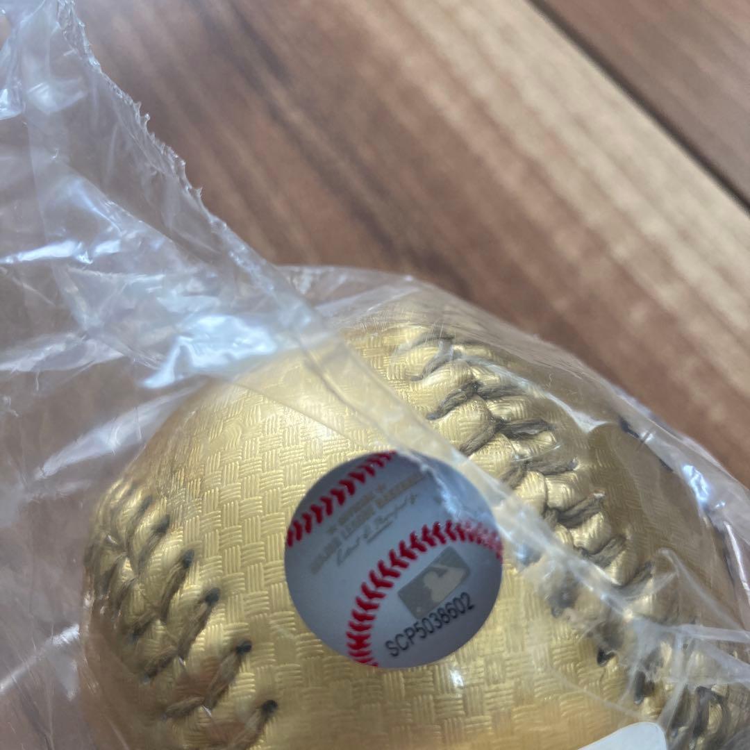 2025年　ドジャース ワールドシリーズ　優勝記念　ボール　ゴールド　サイン無し