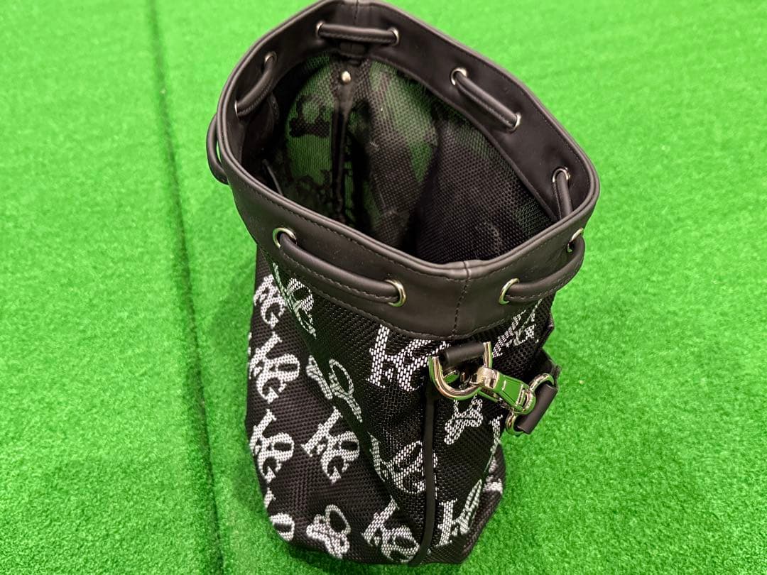 マークアンドロナ正規品、新品、未使用　タグ付　巾着型のカートバッグとボールポーチ