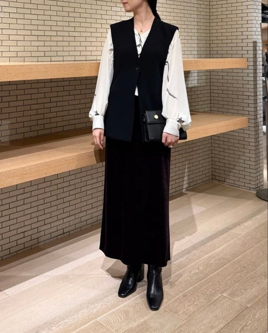 新品未使用　デプレ　シングルフラワープリント Vショートブラウス