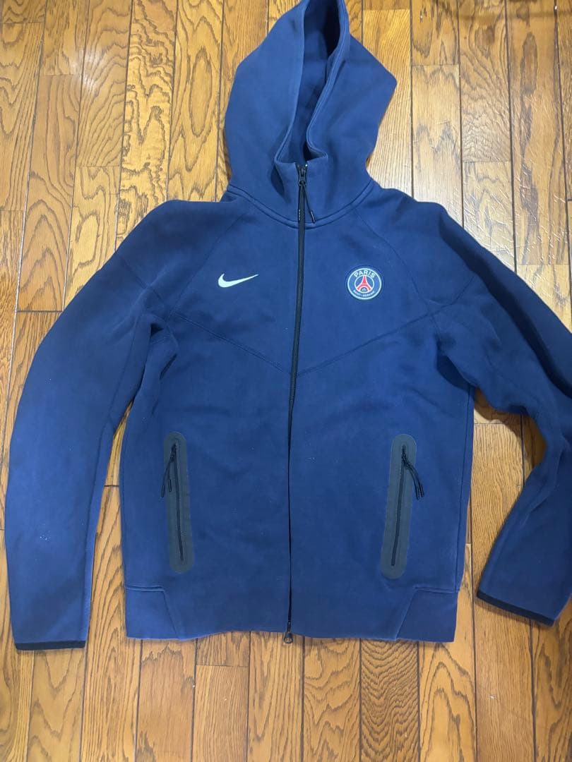 NIKE テックフリース　Paris Saint Germain edition