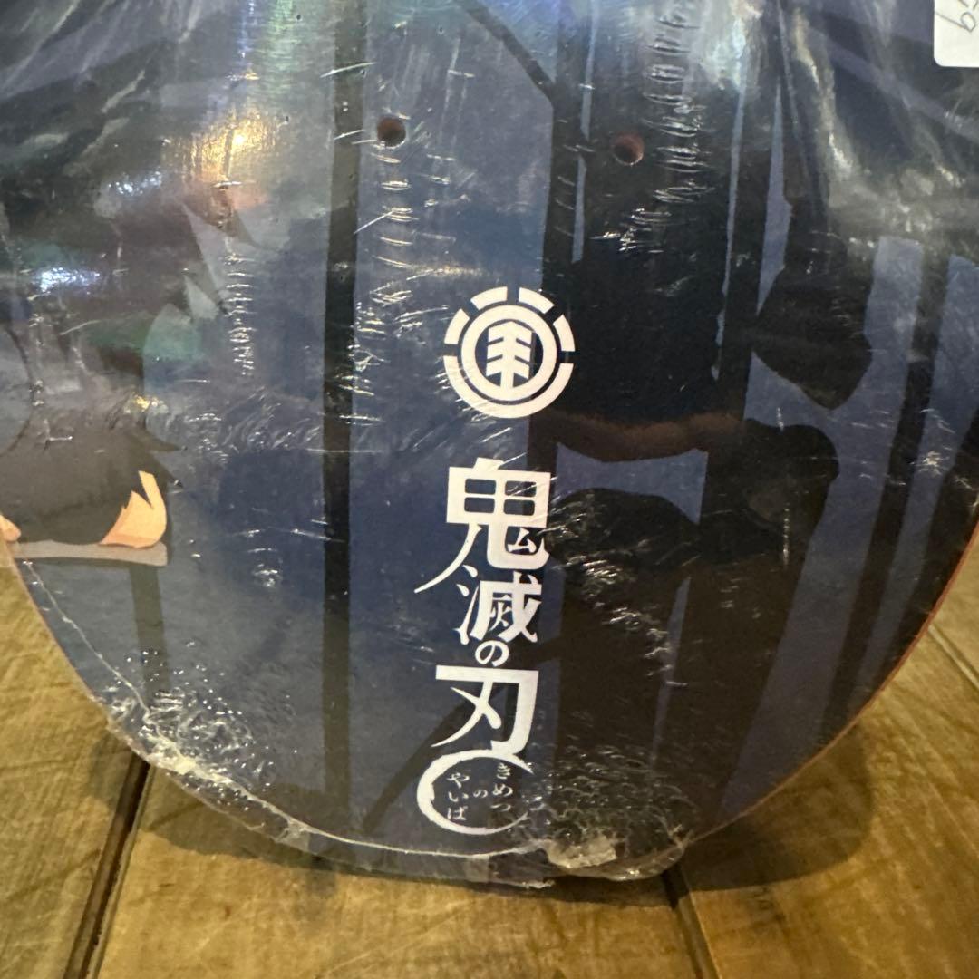 element 鬼滅の刃スケボーデッキコラボ　嘴平伊之助8×31.75㌅