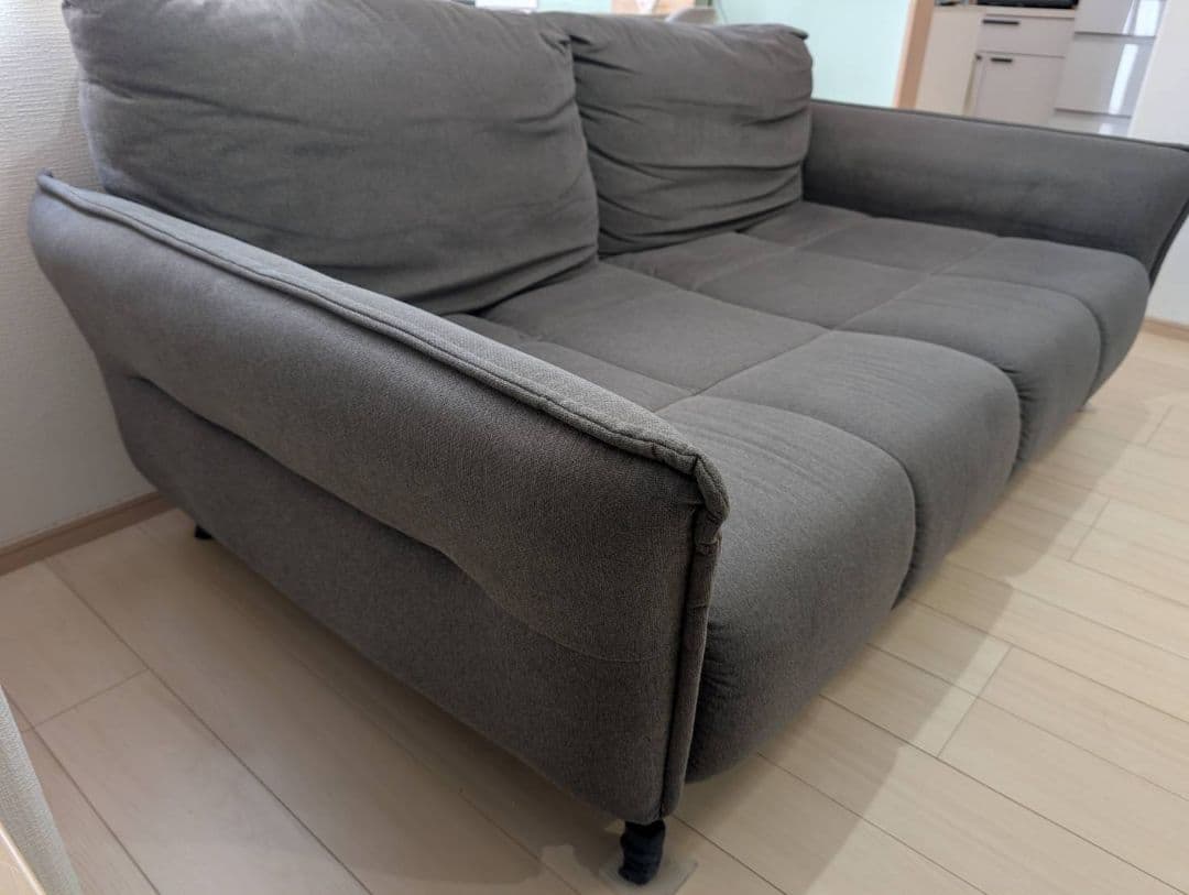 【最終値下げ】グレー モダンソファ　3人掛け