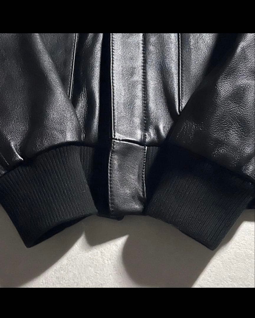 極美品【アーバンリサーチ】レザージャケット フライトジャケット 羊革 黒 A-2