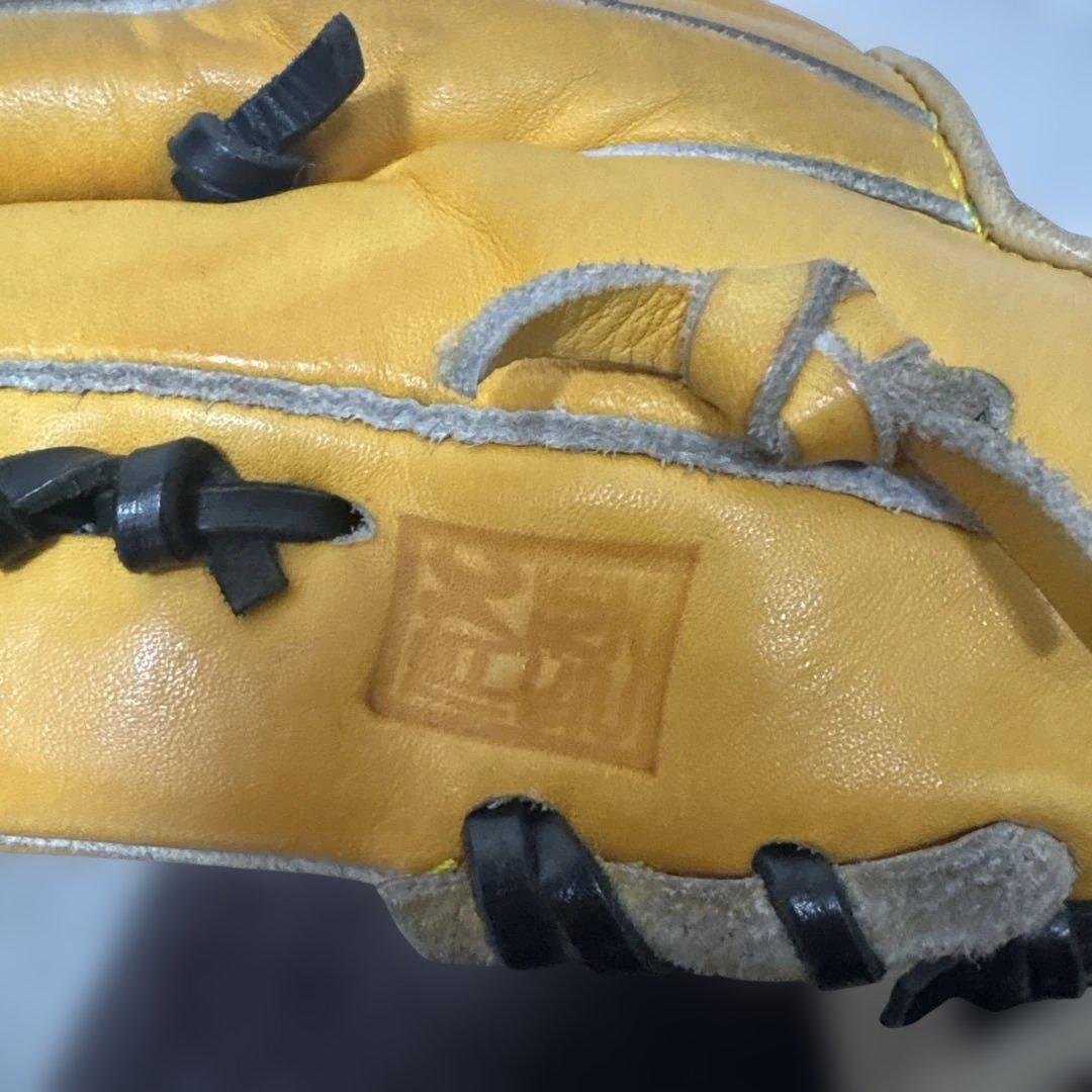 スポーツショップ　ナイン　の硬式グラブ　中古