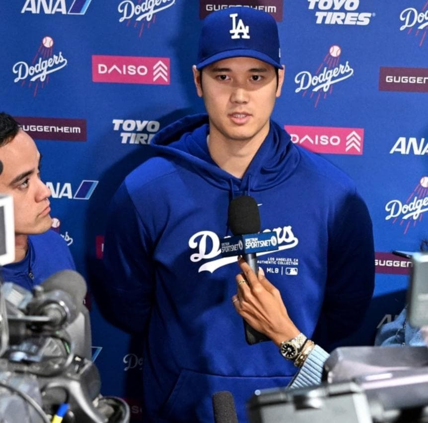 【NIKE】LAドジャース　パーカー　2024選手支給モデル　Mサイズ　残1点