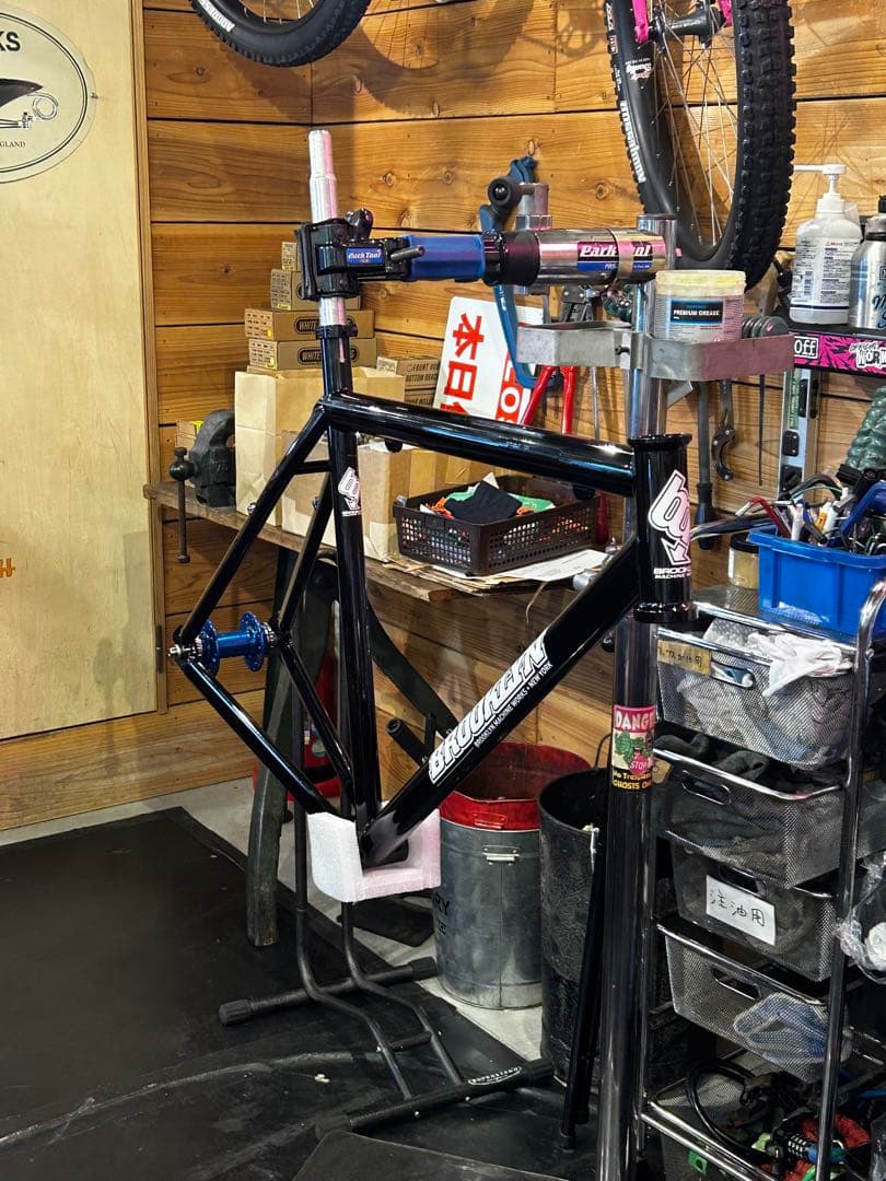 明日まで値下げBrooklyn machine works V4 Mサイズ