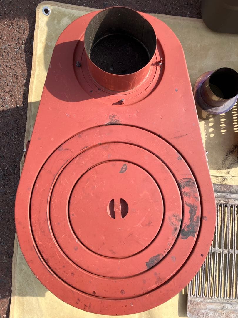 新保製作所　タマゴ型薪ストーブ