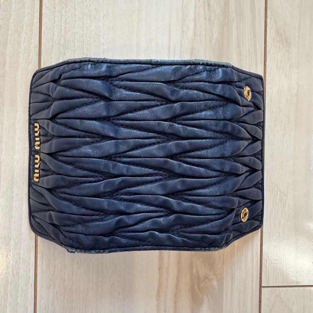 【MiuMiu】マテラッセ キーケース【ネイビー】
