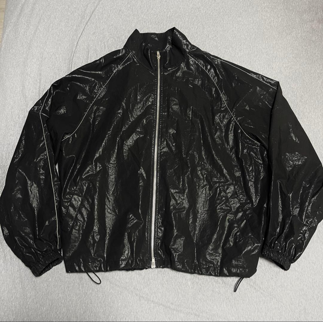 ［MATIN KIM ］LOGO COATING JUMPER IN BLACK