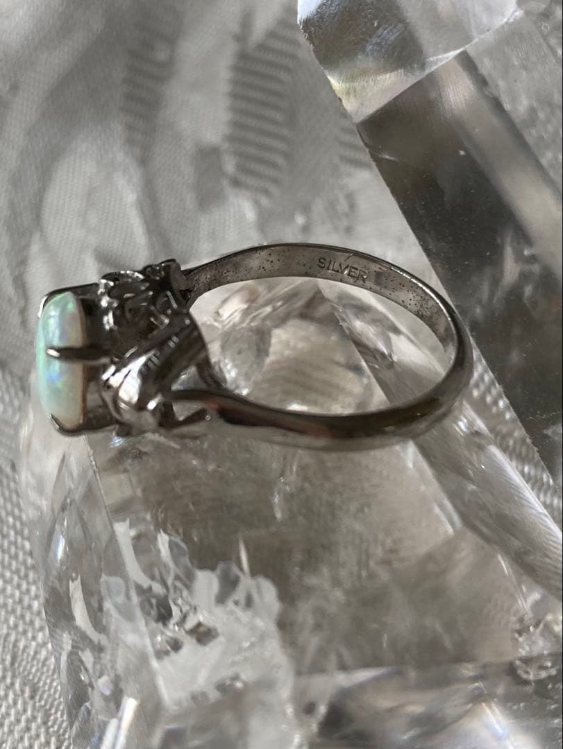 最高級品質ホワイトオパール　至高の遊色SILVERリング