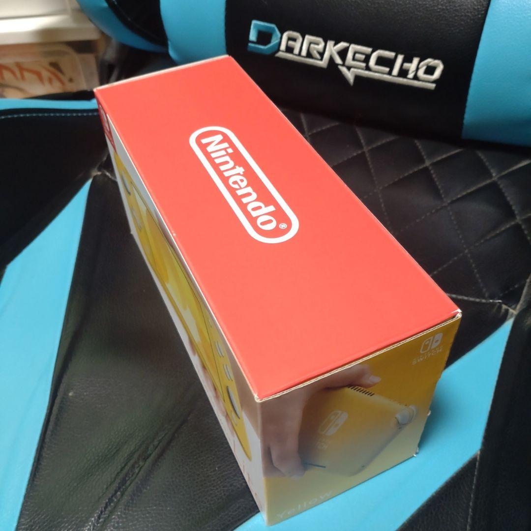 Nintendo Switch Lite イエロー　新品　未開封未使用　美品