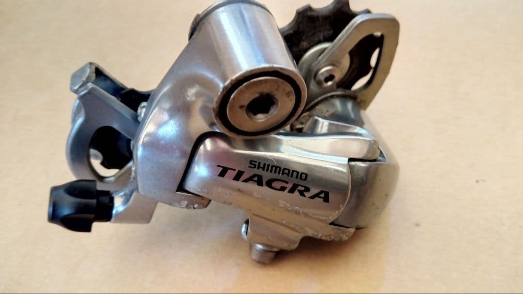 SHIMANO 105 & TIAGRA コンポーネントセット