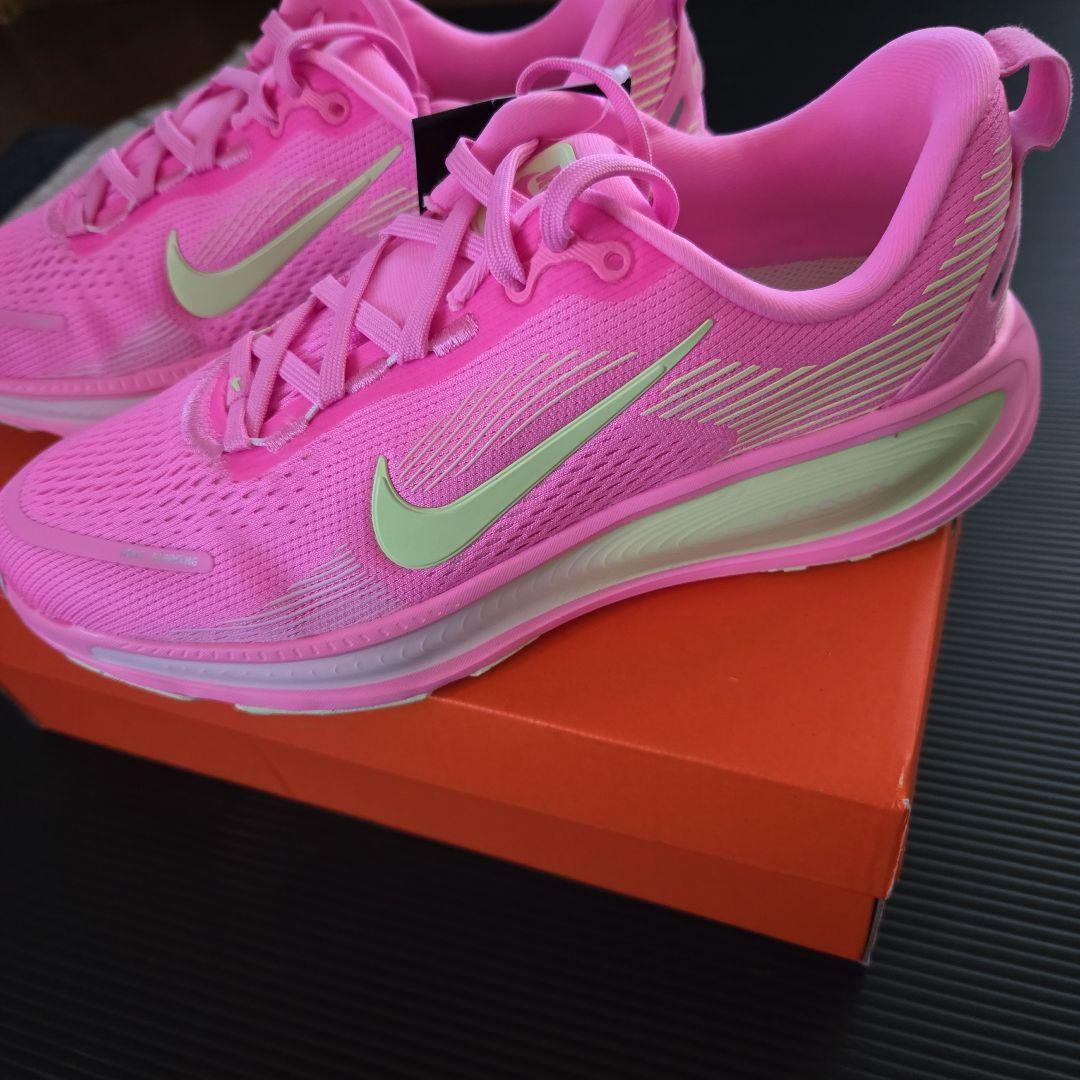 未使用❗ナイキ VOMERO 18 (GS) 25cm