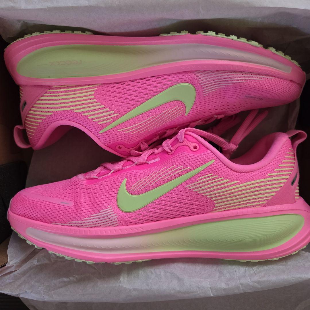 未使用❗ナイキ VOMERO 18 (GS) 25cm