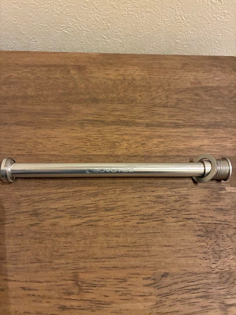 SantaCruz5010 V4 リンク burgtecリアアスクル