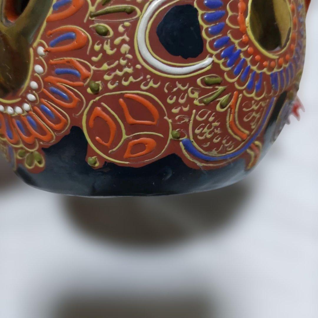 九谷焼　剣獅子８号　房付き 刀をくわえた獅子が玉に乗った