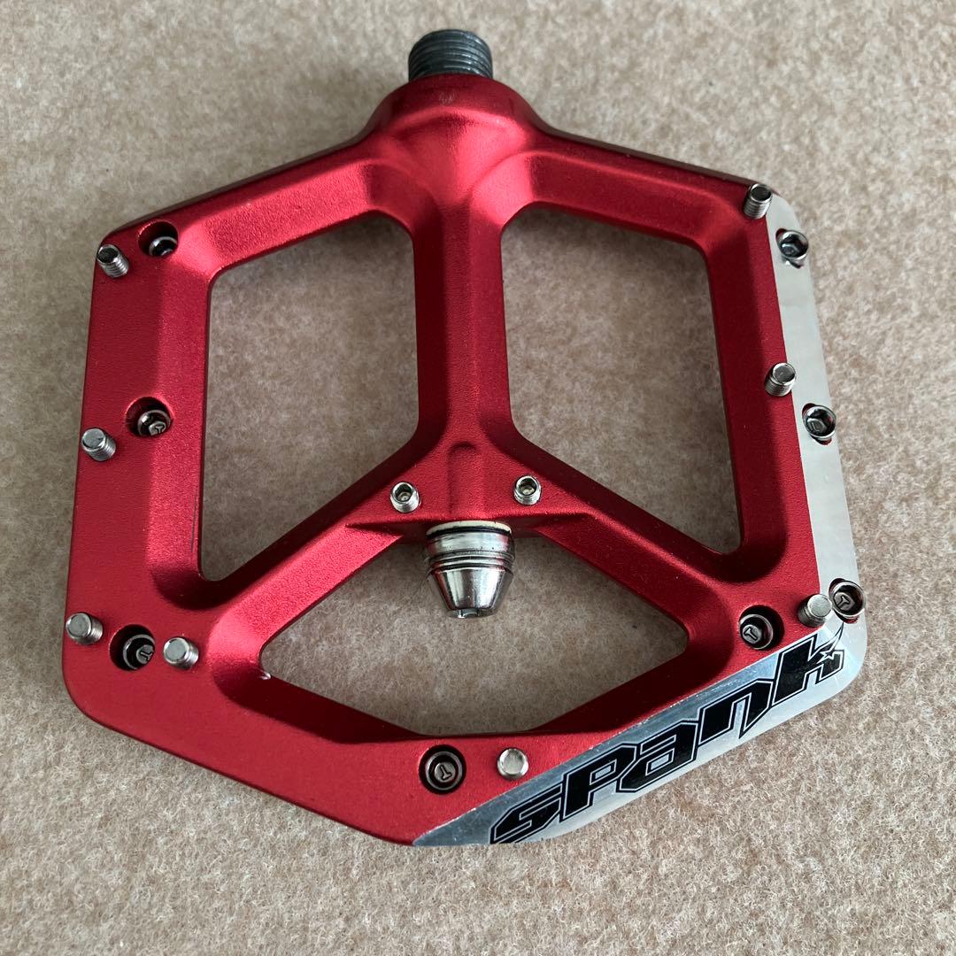 SPANK フラットペダル レッド