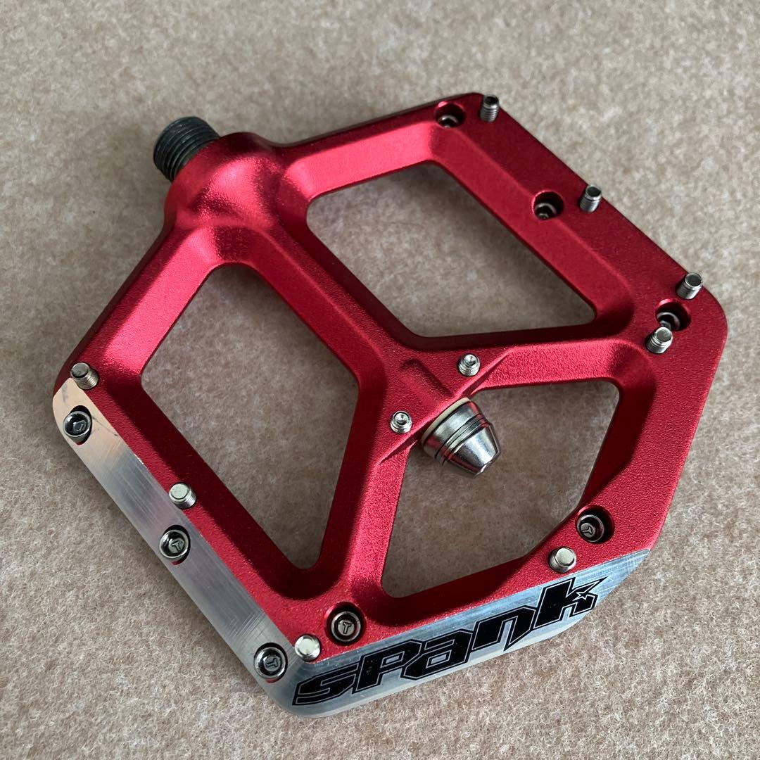 SPANK フラットペダル レッド